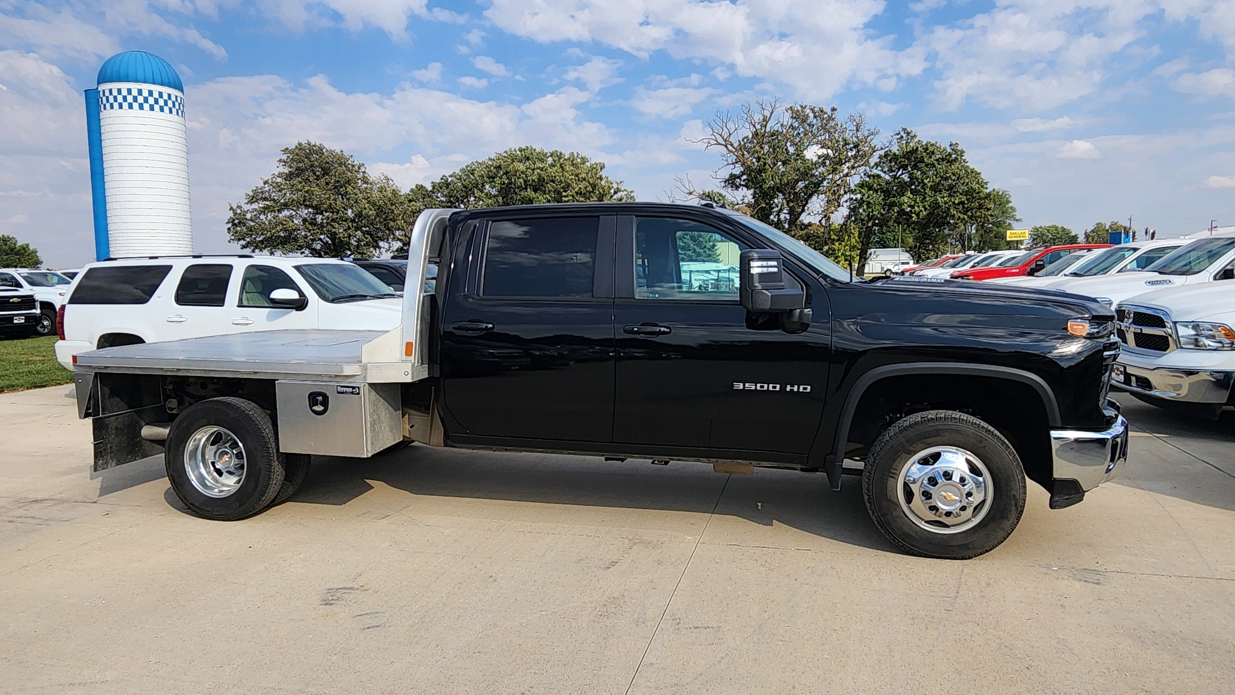 2024 Chevrolet Silverado 3500HD LT photo 3