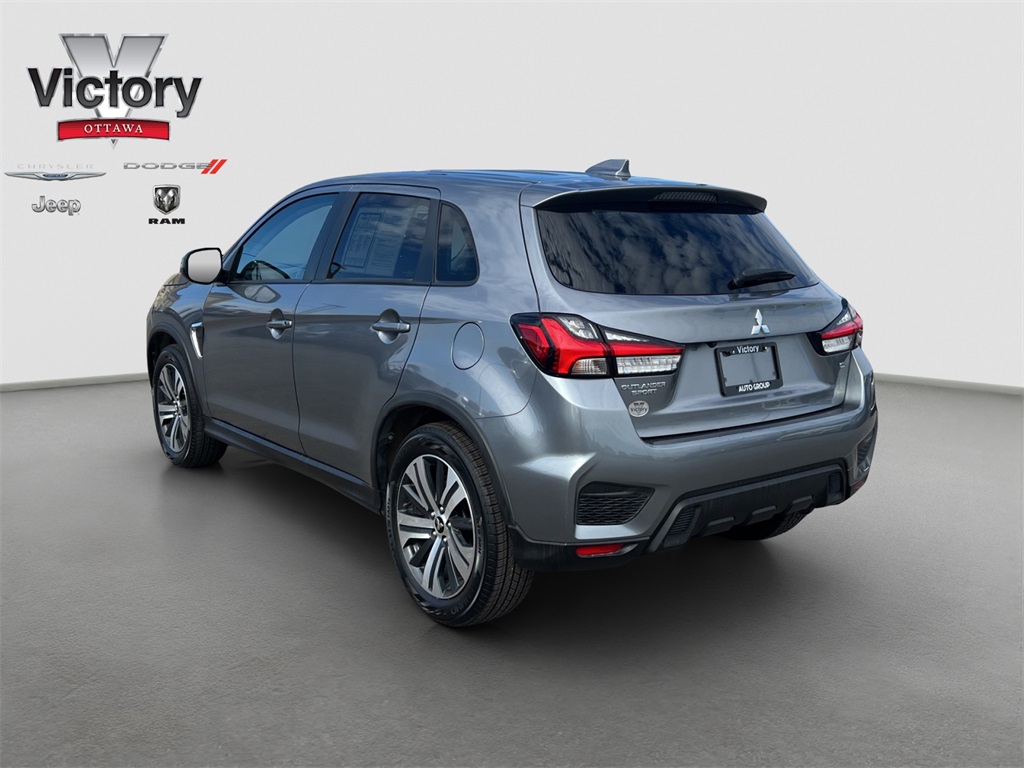 2024 Mitsubishi Outlander Sport SE photo 2
