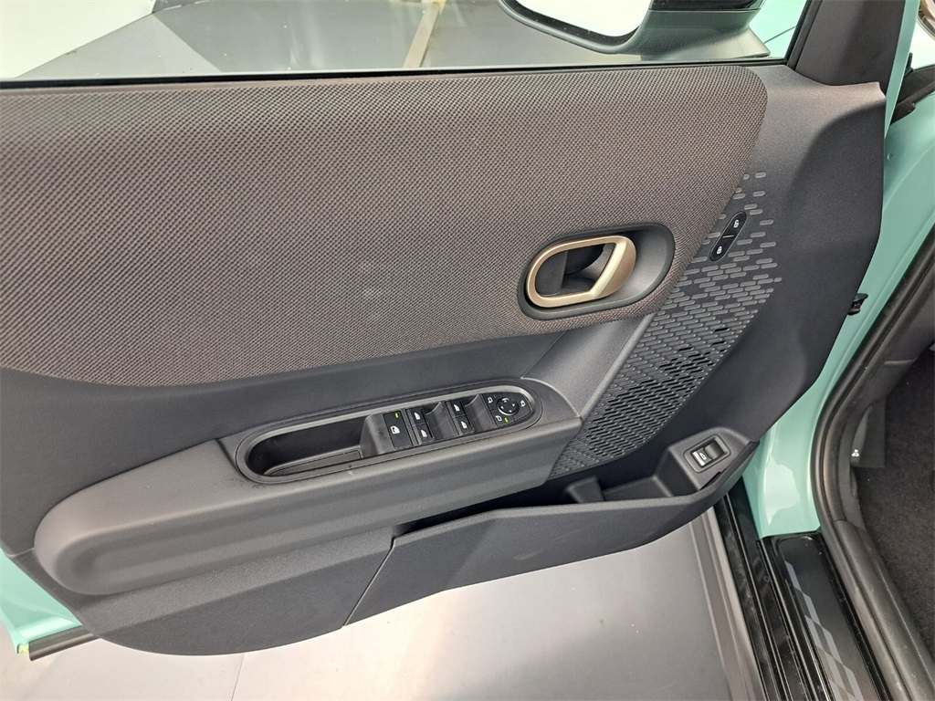 2026 Mini Cooper 4 Door Hardtop S Iconic photo 14