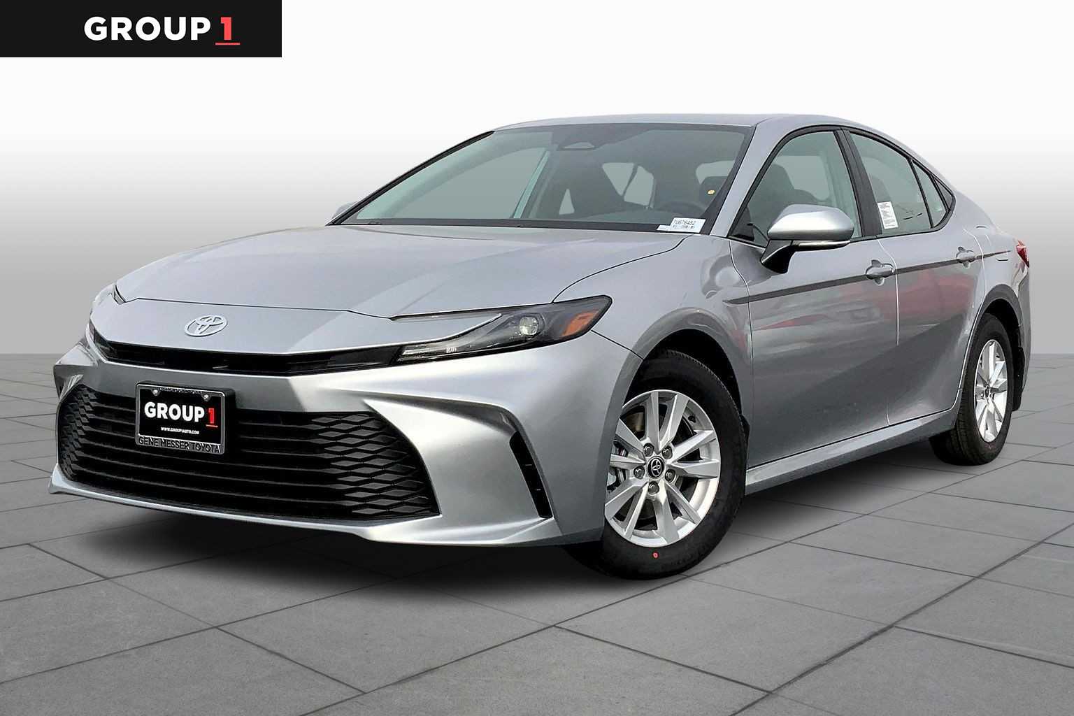 2026 Toyota Camry LE's photo