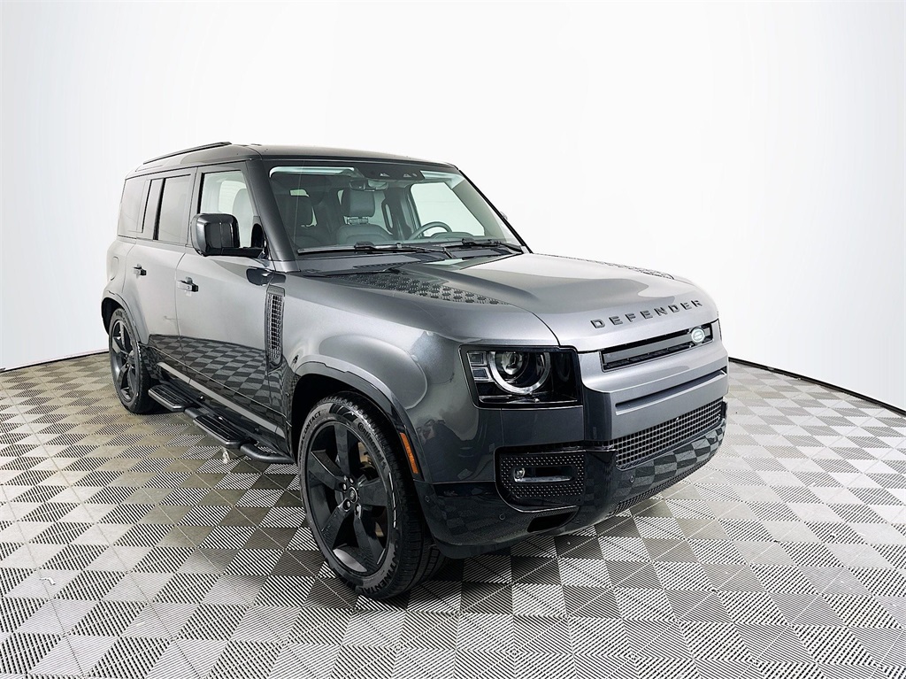 Used 2025 Carpathian Gray Premium Metallic Land Rover X-Dynamic SE image 1