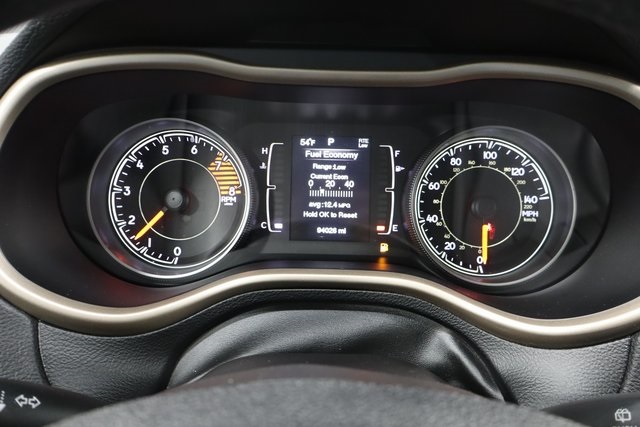 2016 Jeep Cherokee Altitude photo 16