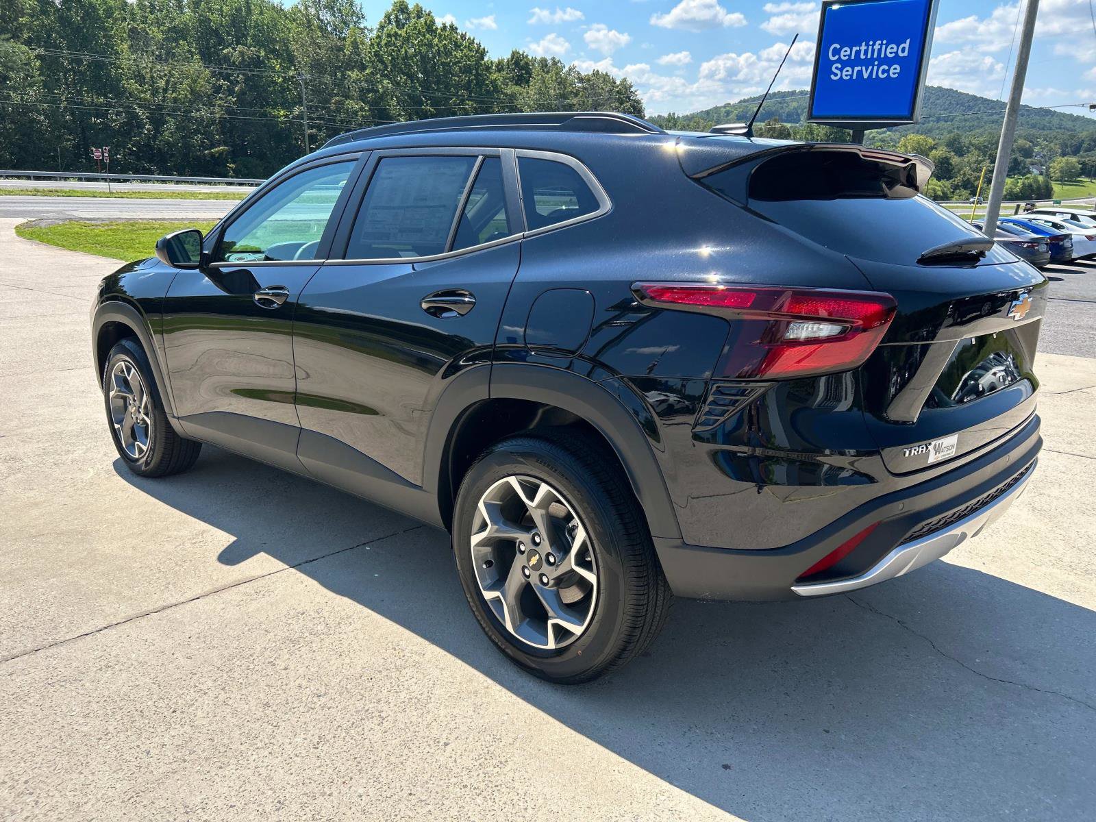 2025 Chevrolet Trax LT photo 5