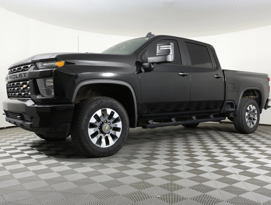 2022 Chevrolet Silverado HD Custom's photo