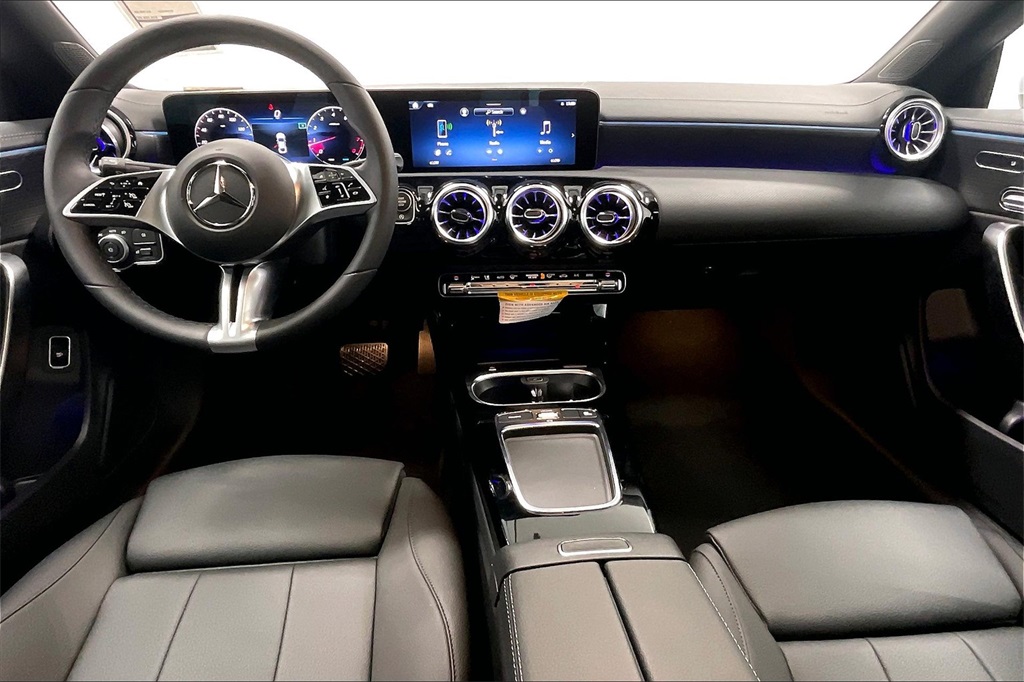 2025 Mercedes Benz CLA 250 photo 4