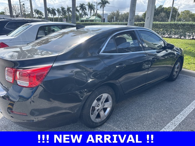 2015 Chevrolet Malibu LS photo 2