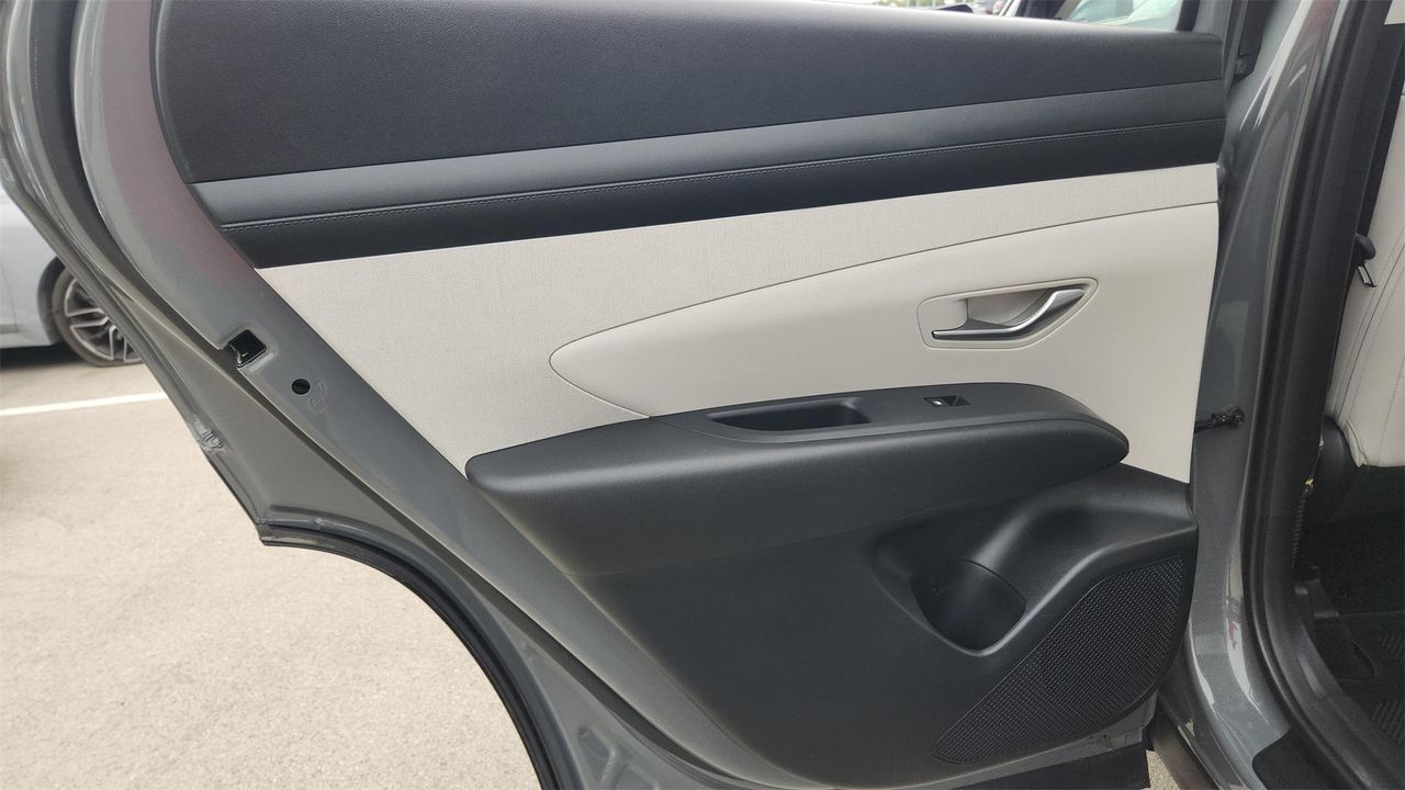 2025 Hyundai Tucson SEL Convenience photo 17