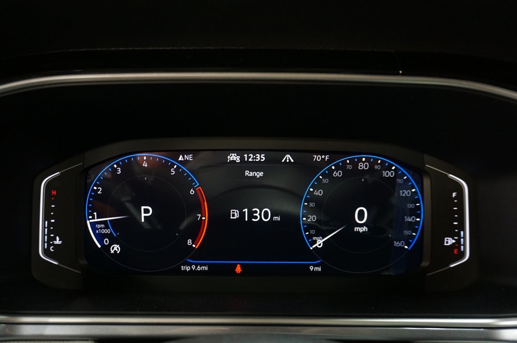 2025 Volkswagen Taos SEL photo 18