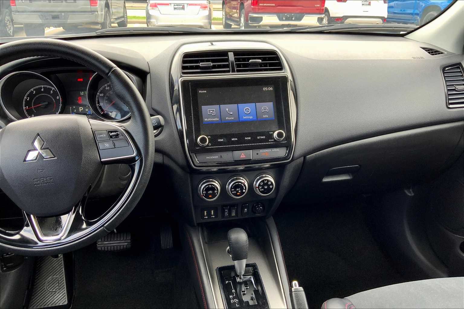 2024 Mitsubishi Outlander Sport SE photo 5
