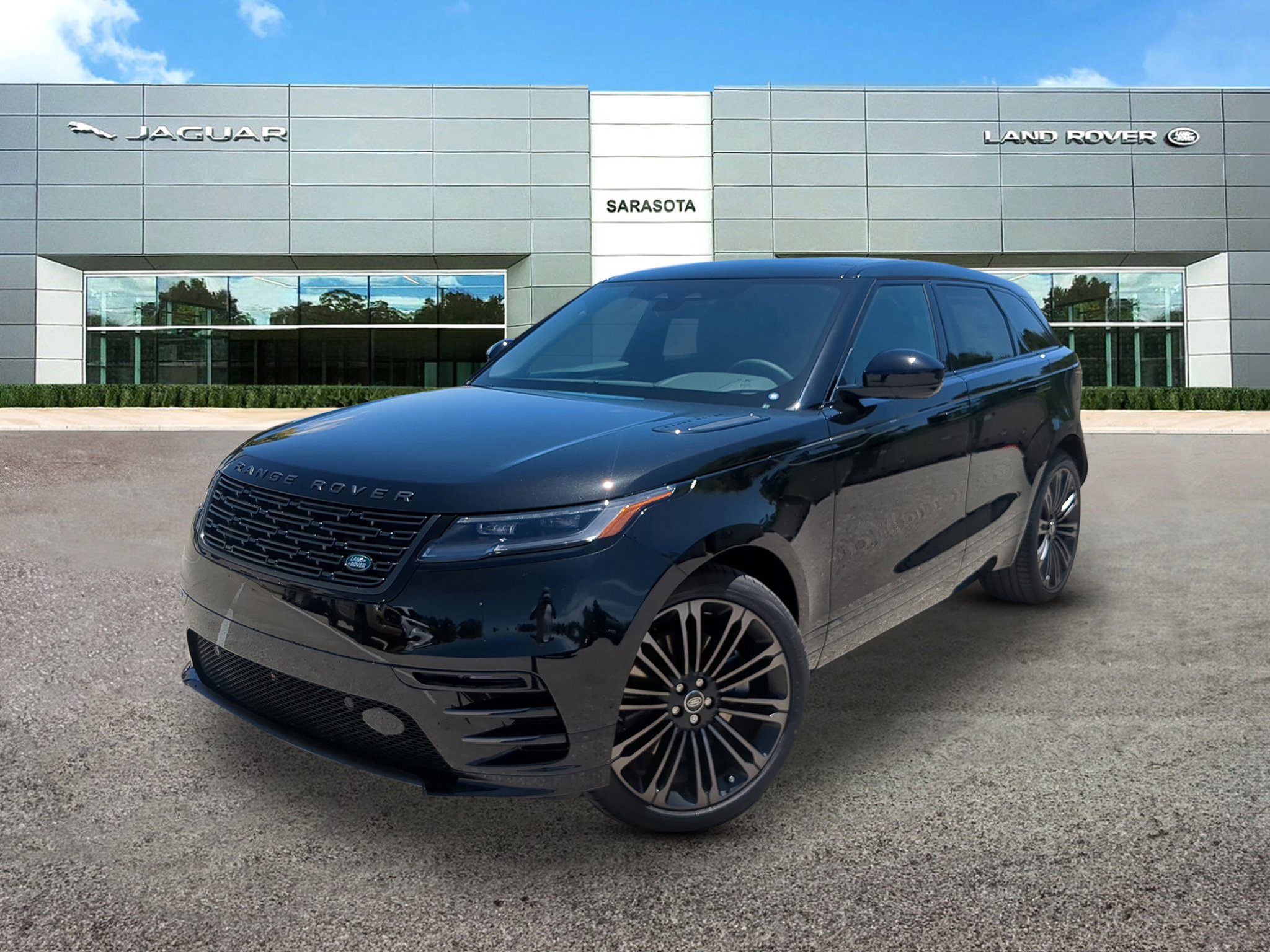 2026 Land Rover Range Rover Velar Dynamic SE's photo
