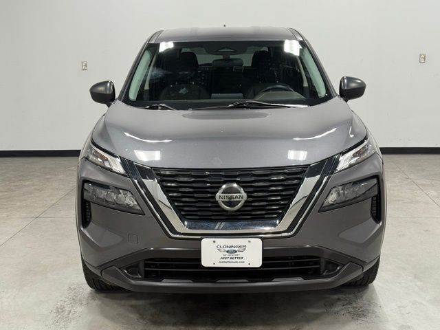 2021 Nissan Rogue S photo 2
