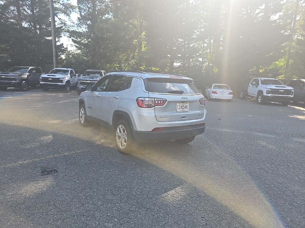 2024 Jeep Compass Latitude photo 6