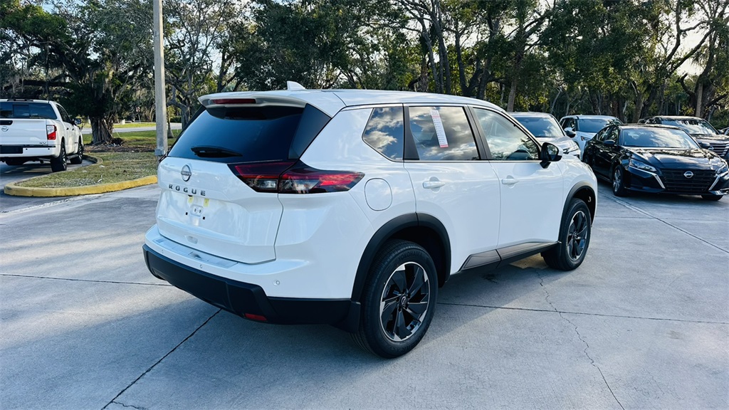2026 Nissan Rogue SV photo 7