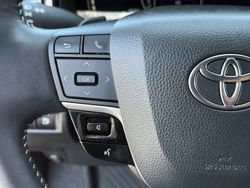 2025 Toyota Camry SE photo 20