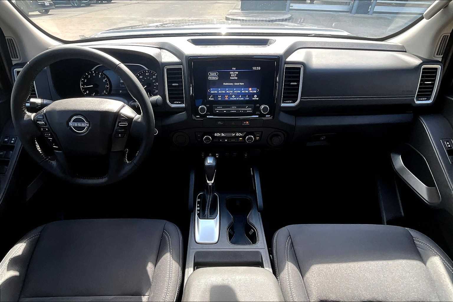 2024 Nissan Frontier SV photo 13