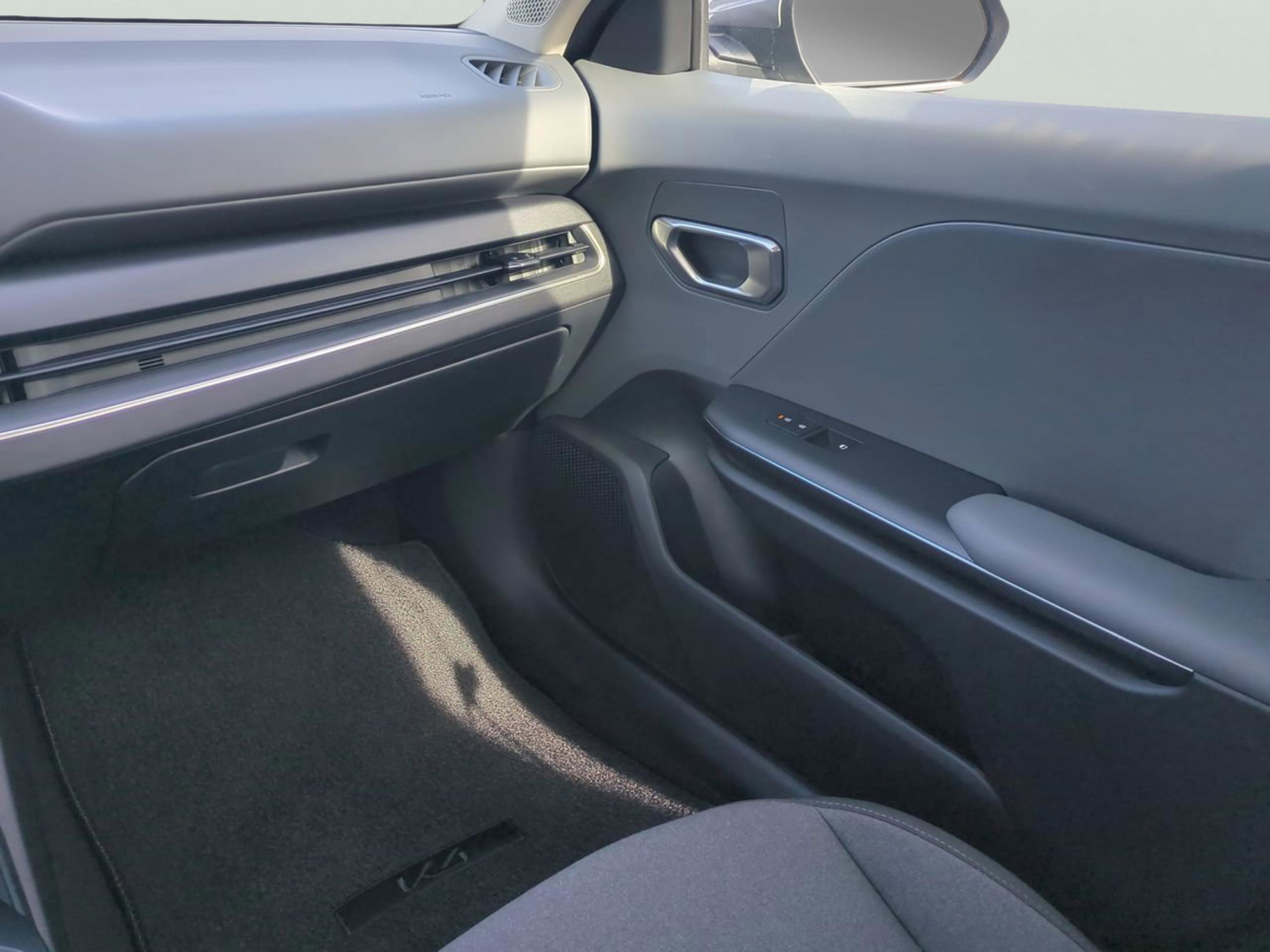 2025 Kia K4 LXS photo 15