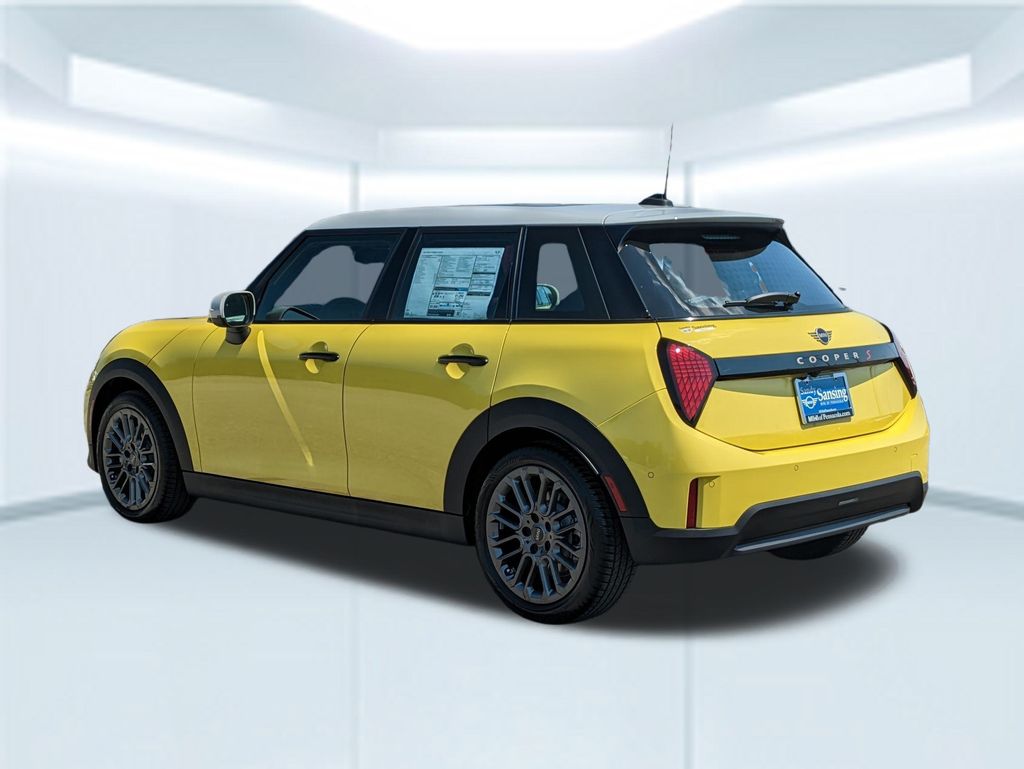 2026 Mini Cooper 4 Door Hardtop Iconic photo 3