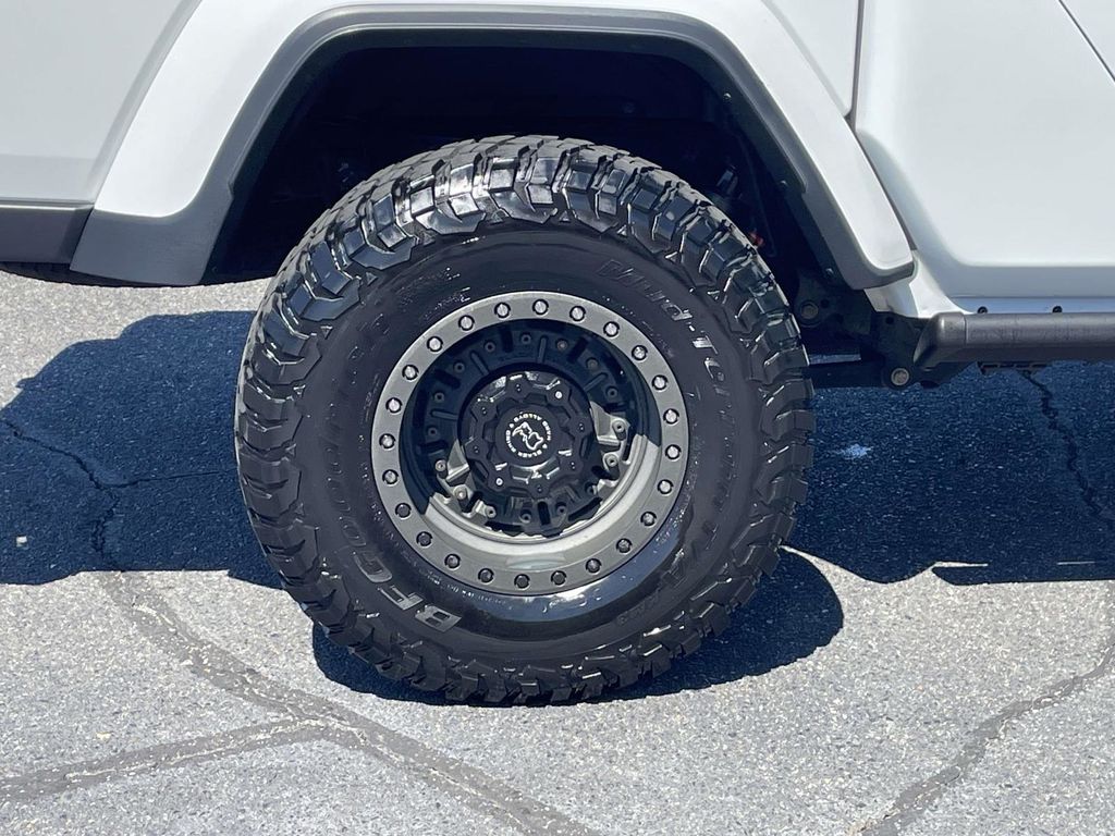 2021 Jeep Gladiator Sport photo 11