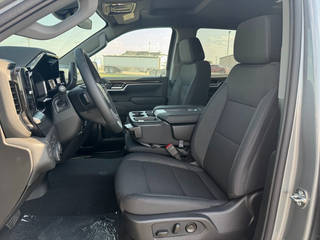 2026 Chevrolet Silverado 1500 LT photo 9