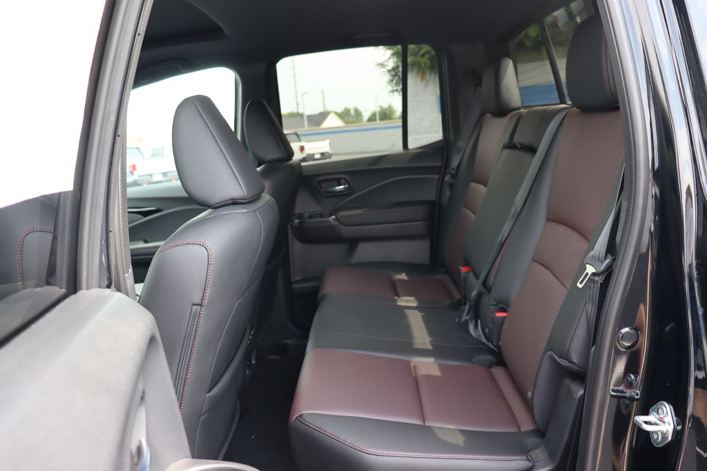 2025 Honda Ridgeline Black Edition photo 11