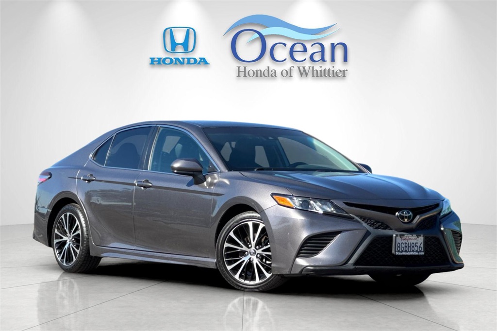 Used 2018 Toyota Camry SE with VIN 4T1B11HK8JU662500 for sale in Whittier, CA