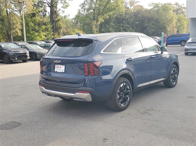 2025 Kia Sorento S photo 3