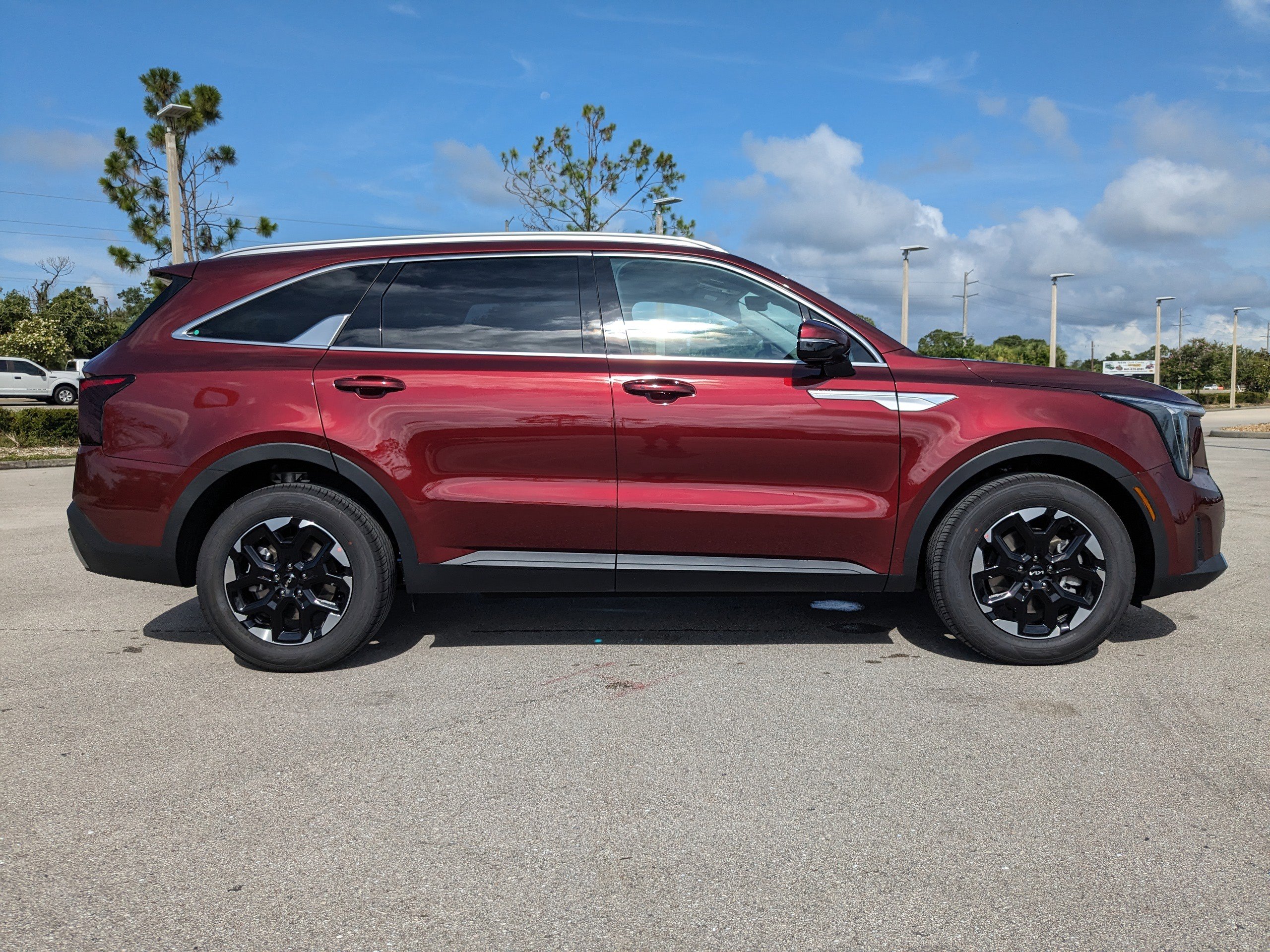 2025 Kia Sorento S photo 4
