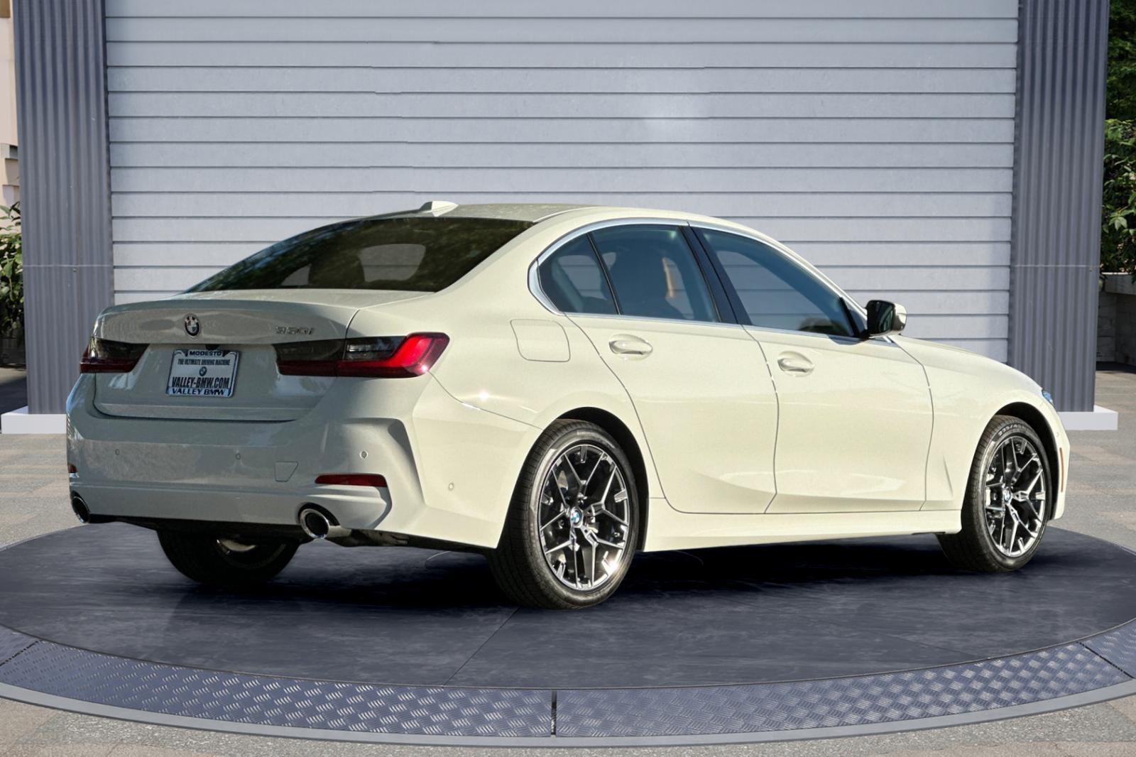 2026 Bmw 330i 3-Series photo 4