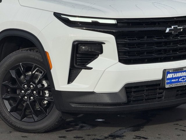 2026 Chevrolet Traverse photo 2