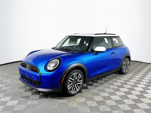 2025 MINI Hardtop 2 Door Iconic