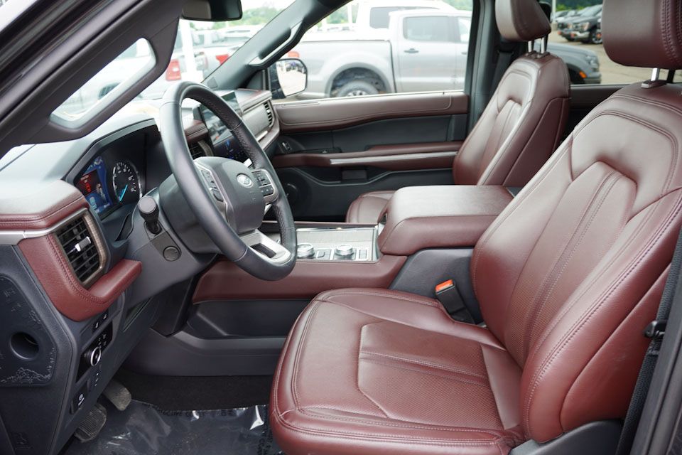 2024 Ford Expedition Limited photo 16