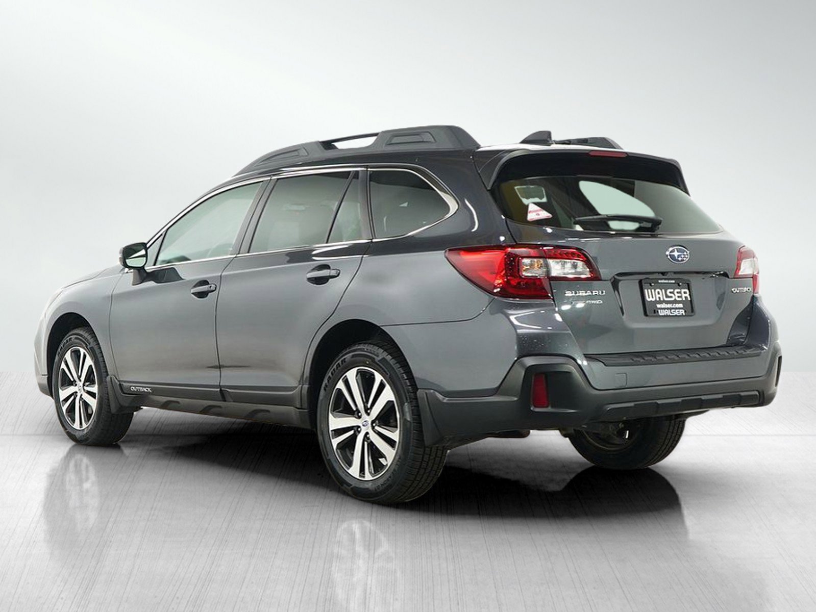 2019 Subaru Outback 2.5i photo 2