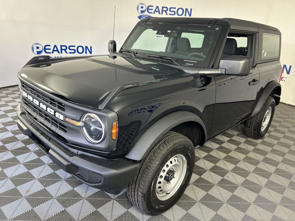 2025 Ford Bronco 2-Door Base's photo