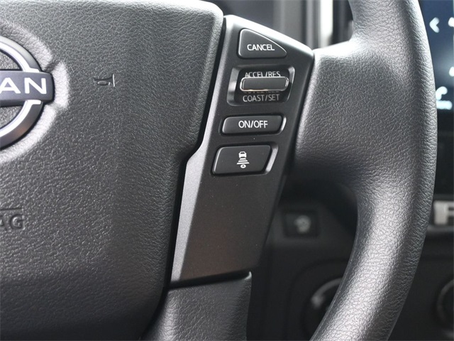 2025 Nissan Frontier SV Crew Cab photo 2