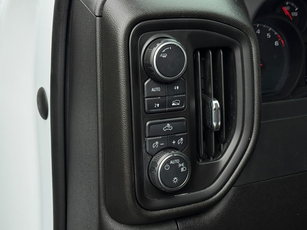 2022 Chevrolet Silverado 1500 Custom photo 21