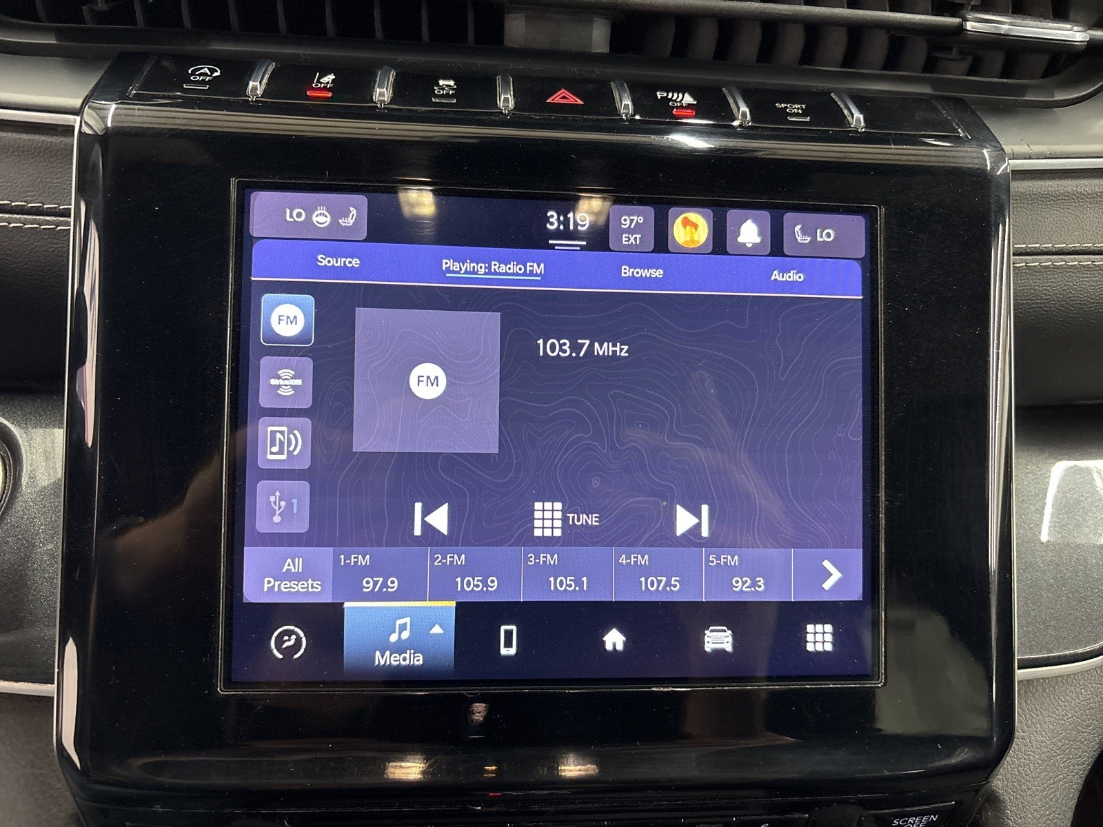 2023 Jeep Grand Cherokee Altitude photo 11