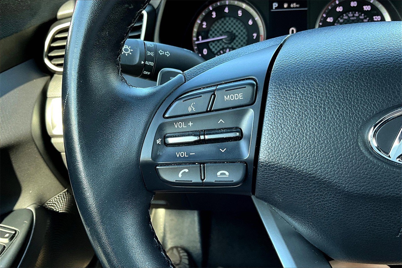2019 Hyundai Veloster 2.0L Premium photo 23