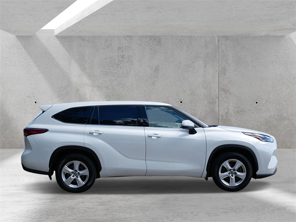 Certified 2022 Toyota Highlander LE with VIN 5TDBZRBHXNS592968 for sale in White Bear Lake, Minnesota