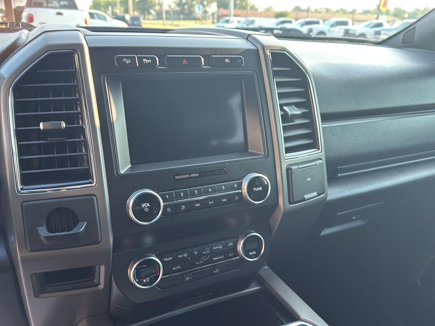2019 Ford Expedition XLT photo 10