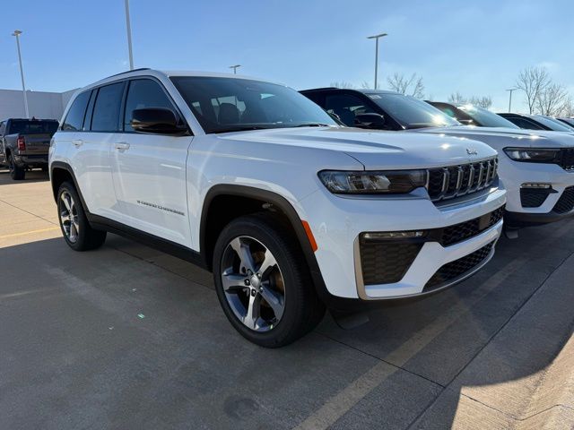 2026 Jeep Grand Cherokee Limited's photo