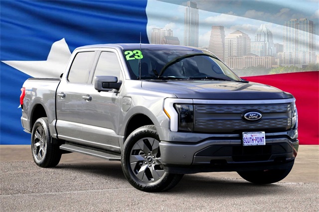 2023 Ford F-150 Lightning Lariat's photo