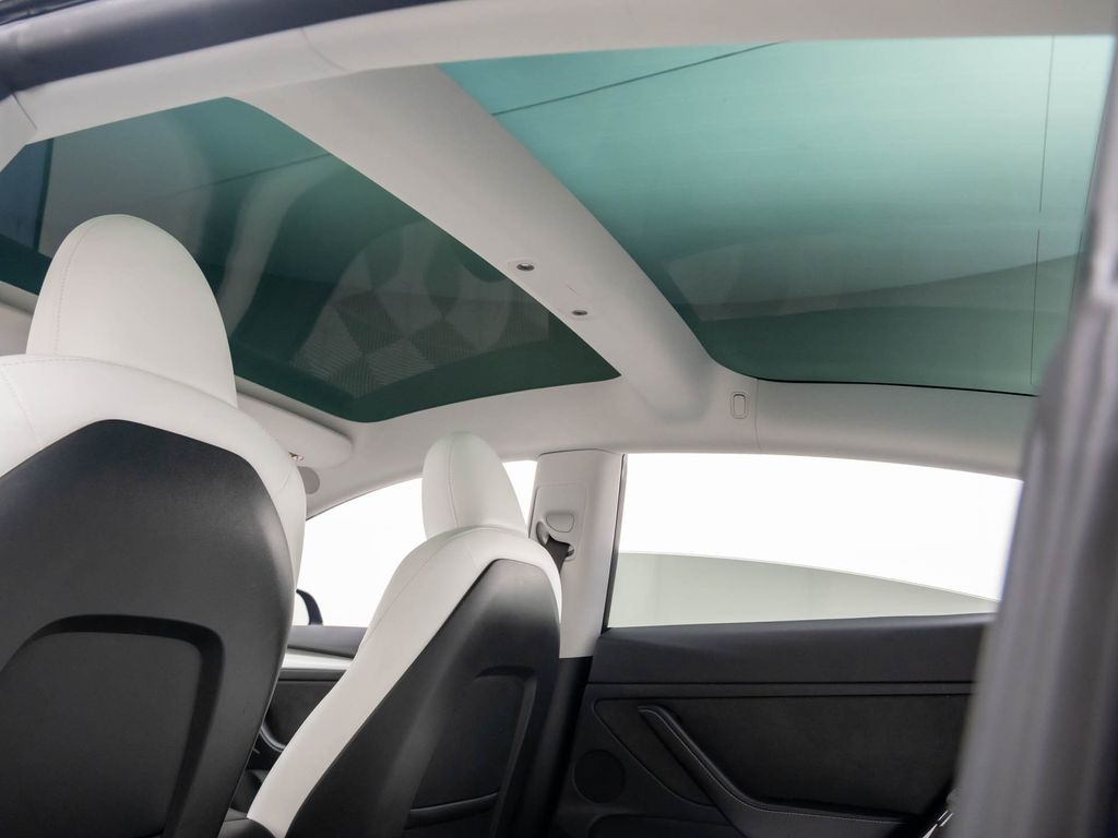 2023 Tesla Model 3 Performance photo 15