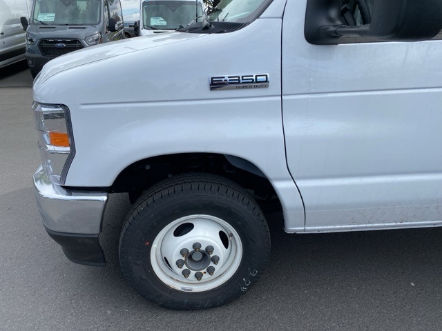 2024 Ford E-350 photo 9