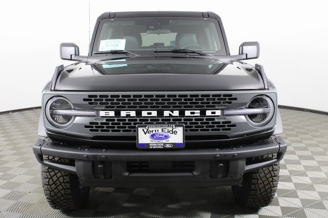 2025 Ford Bronco Badlands photo 2