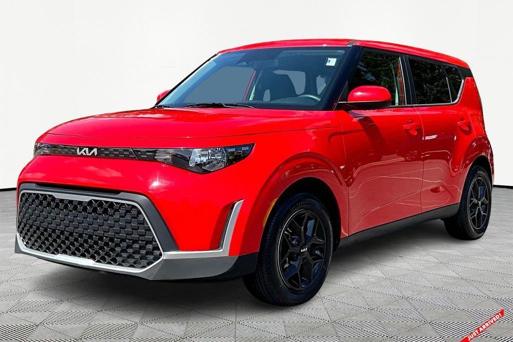2023 Kia Soul LX photo 3