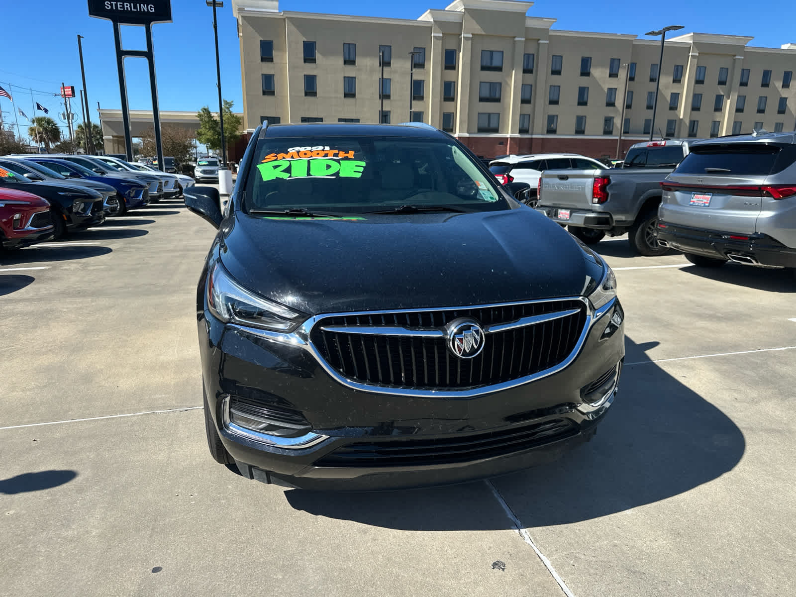 2021 Buick Enclave Essence photo 2