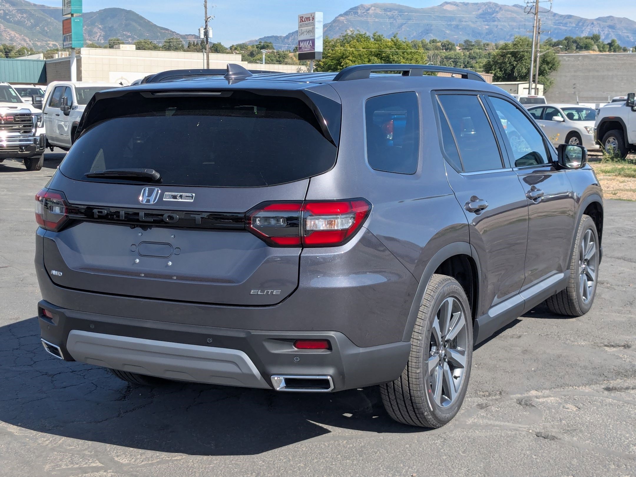 2025 Honda Pilot Elite photo 3