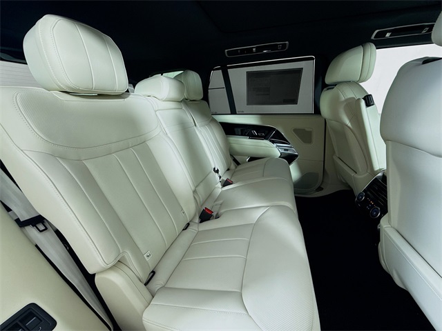 2025 Land Rover Range Rover SE photo 22