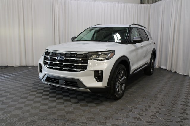 2025 Ford Explorer photo 12