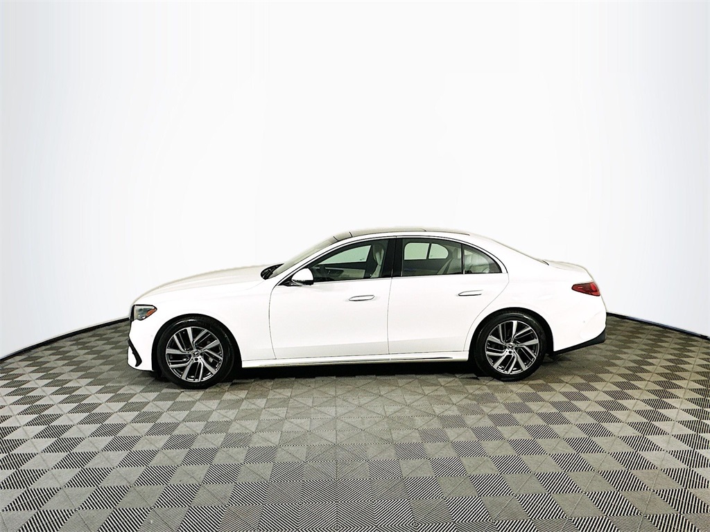 2024 Mercedes Benz E 4MATIC photo 4